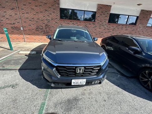 Used 2023 Honda CR-V LX image 3
