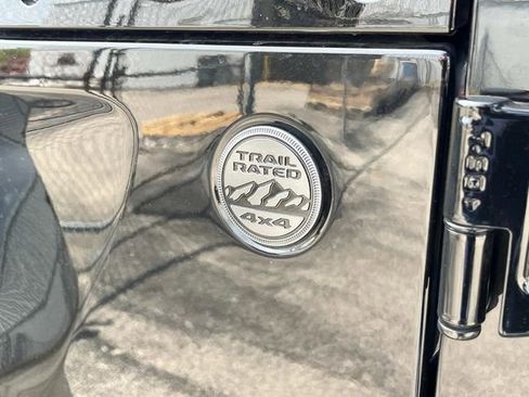 Used 2023 Jeep Gladiator Willys image 15