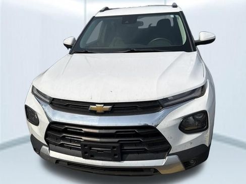 Used 2021 Chevrolet TrailBlazer LT w/ Convenience Package AWD/4WD image 2
