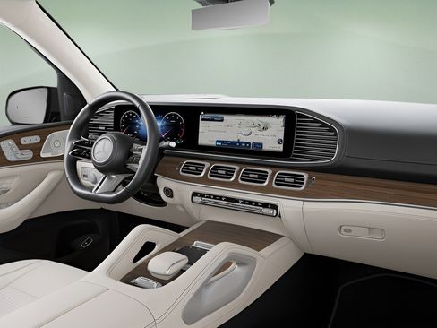Used 2026 Mercedes-Benz GLS 450 4MATIC image 41