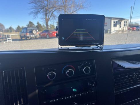 Used 2015 Chevrolet Express 3500 RWD image 12