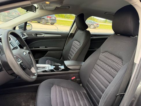 Used 2016 Ford Fusion SE FWD image 5