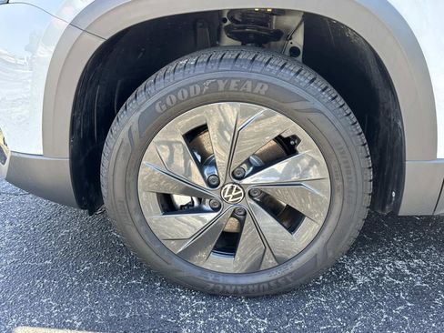 Certified 2025 Volkswagen Taos S image 10