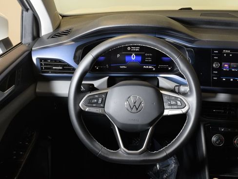 Used 2023 Volkswagen Taos SE AWD/4WD image 19