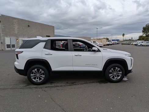 Used 2025 Chevrolet Equinox LT image 4