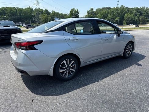 Used 2020 Nissan Versa SV FWD image 5