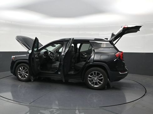 Used 2023 GMC Terrain SLT w/ LPO, Floor Liner Package FWD image 30