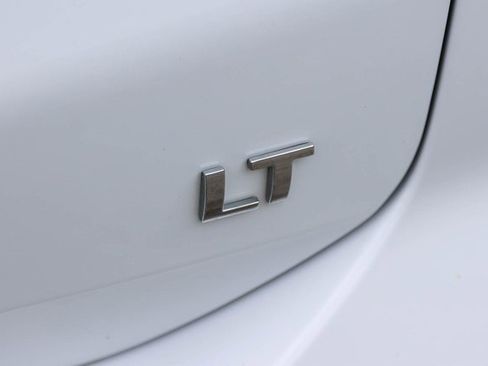 Used 2023 Chevrolet Equinox LT image 8