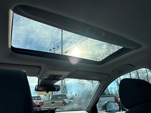 Used 2025 Honda CR-V EX image 12