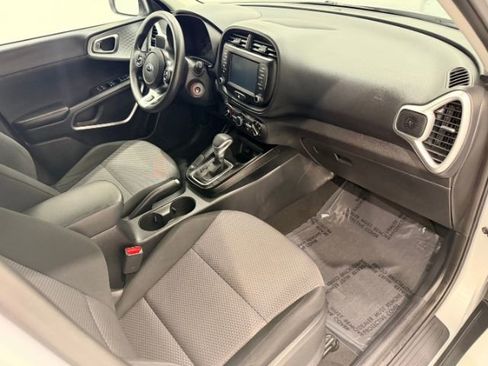 Used 2020 Kia Soul LX image 30