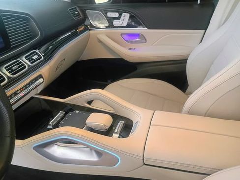 Used 2024 Mercedes-Benz GLS 580 4MATIC image 28