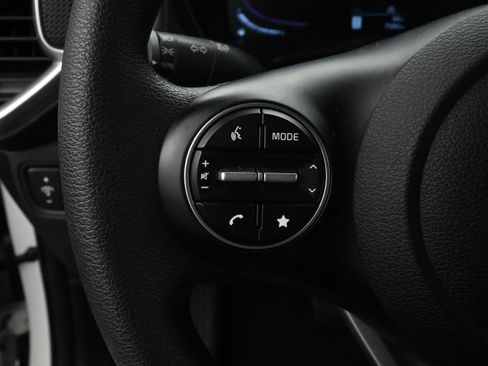 Used 2025 Kia Soul LX FWD image 12