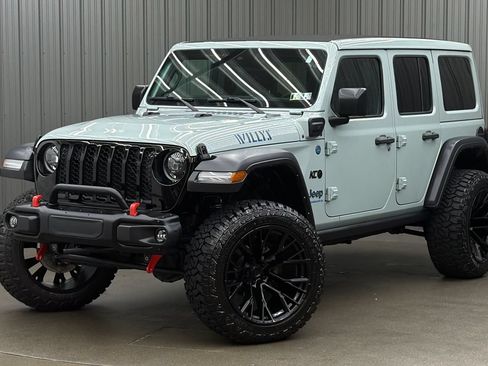 Used 2024 Jeep Wrangler Unlimited AWD/4WD image 1
