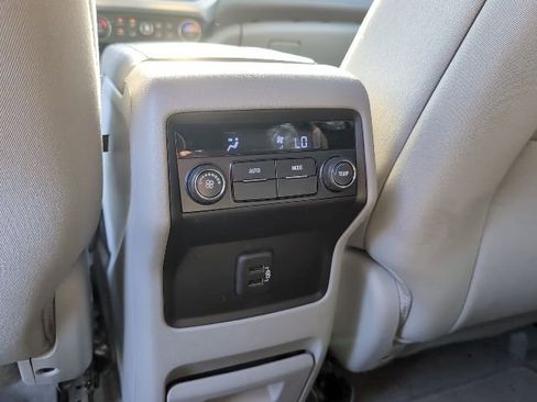 Used 2019 GMC Acadia SLE image 25