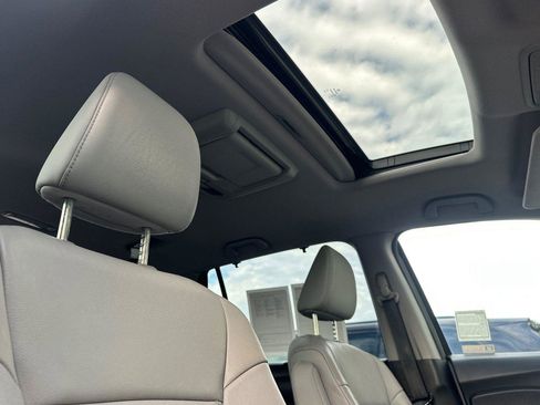 Used 2018 Honda Pilot Touring image 18