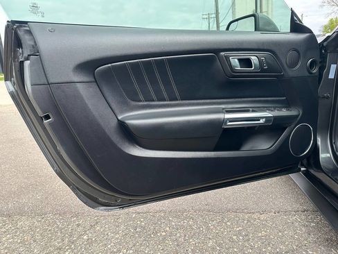 Used 2019 Ford Mustang GT Premium RWD image 34