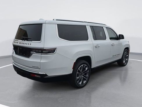 Used 2023 Jeep Grand Wagoneer L Series III image 3