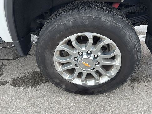 Used 2024 Chevrolet Silverado 3500 LTZ AWD/4WD image 13