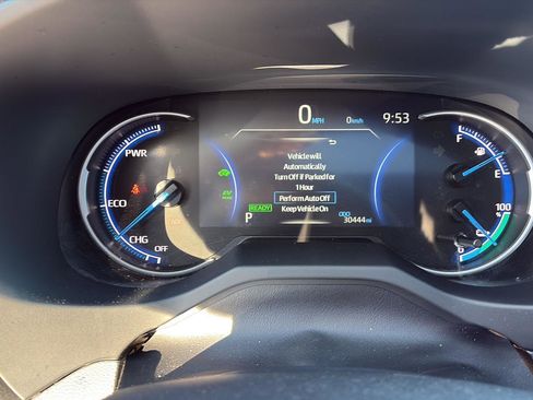 Used 2024 Toyota RAV4 SE image 17