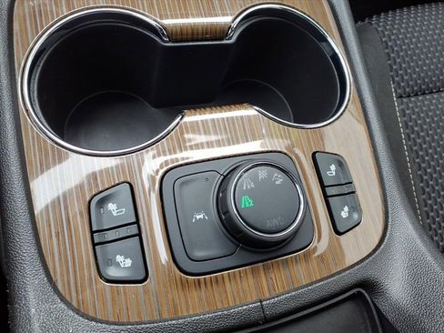 Certified 2023 GMC Acadia SLE w/ Driver Convenience Package image 23