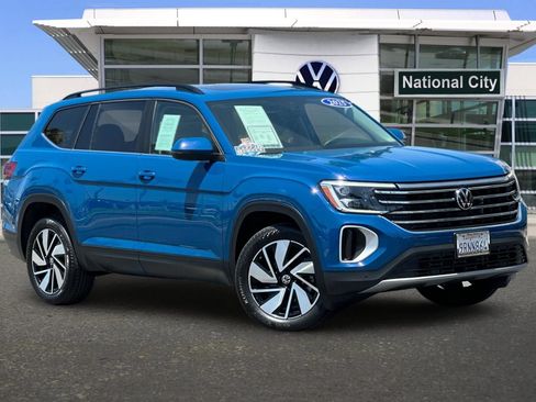 Used 2025 Volkswagen Atlas SE FWD image 2