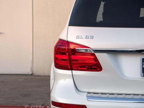 Used 2015 Mercedes-Benz GL 63 AMG 4MATIC w/ Accessory Chrome Package image 46