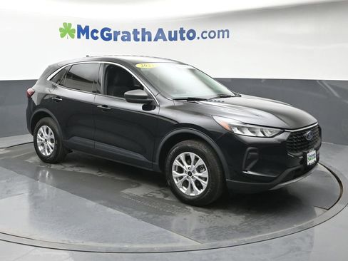 Used 2023 Ford Escape Active AWD/4WD image 2