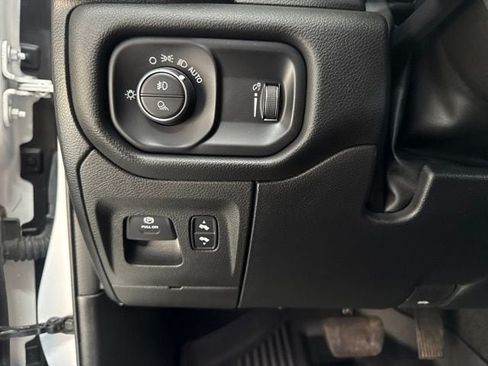Used 2023 RAM 1500 Big Horn AWD/4WD image 32