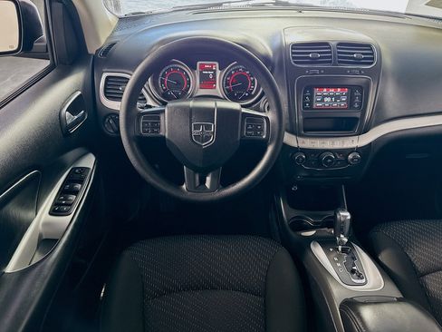 Used 2019 Dodge Journey SE image 21