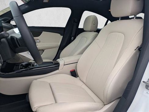 Used 2025 Mercedes-Benz CLA 250 image 17