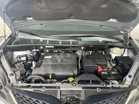 Used 2015 Toyota Sienna SE Premium FWD image 36