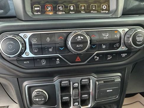 Used 2021 Jeep Wrangler Unlimited Sahara AWD/4WD image 22