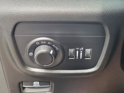 Used 2025 Jeep Grand Cherokee Laredo X w/ Luxury Tech Group I image 56