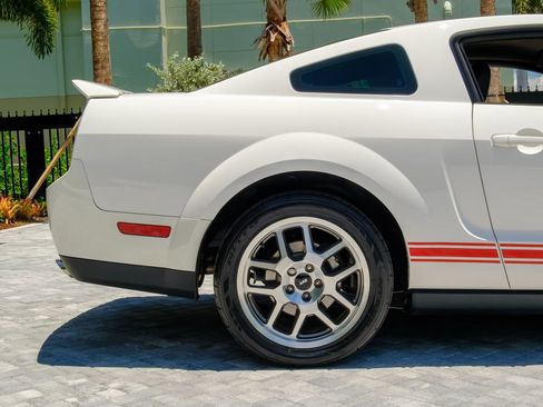 Used 2007 Ford Mustang Shelby GT500 RWD image 9
