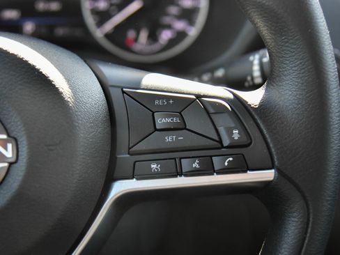 Used 2025 Nissan Sentra SV FWD image 26