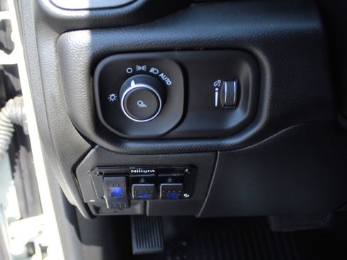Used 2024 RAM 2500 Tradesman AWD/4WD image 32