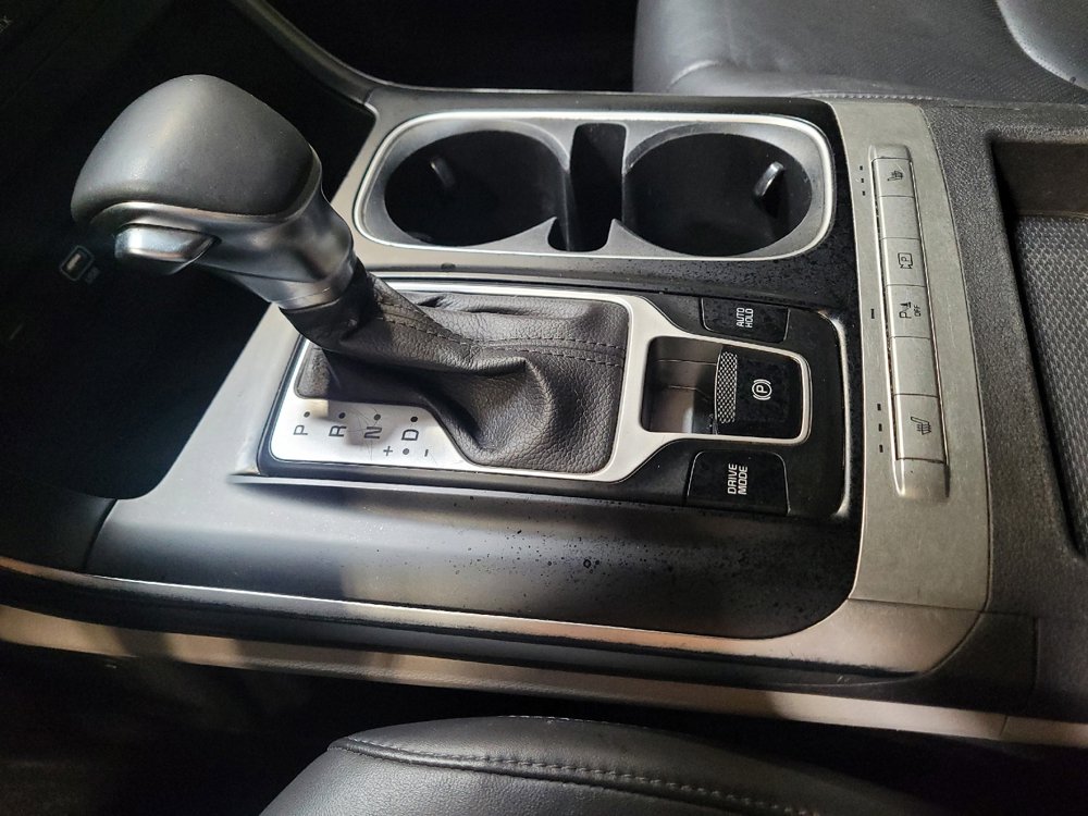 Used 2022 Kia Carnival LX FWD image 26