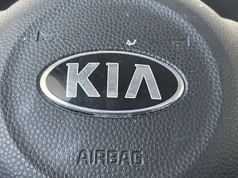 Used 2016 Kia Soul FWD image 11