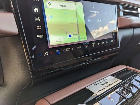 Used 2025 Lincoln Navigator Reserve image 27