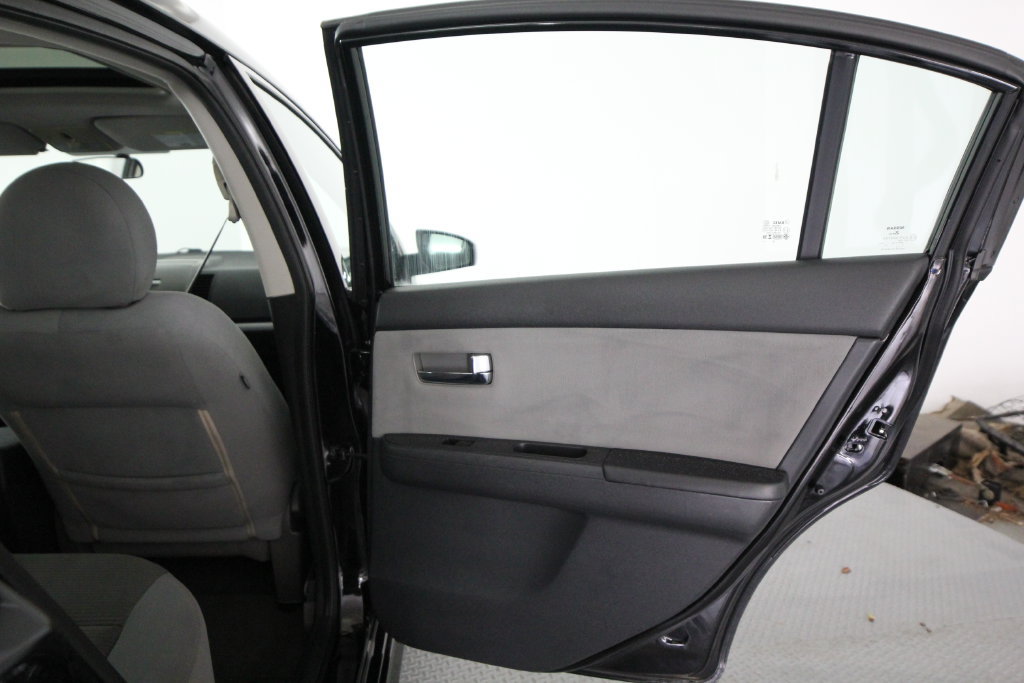 Used 2012 Nissan Sentra 2.0 SR w/ Special Edition Pkg FWD image 38