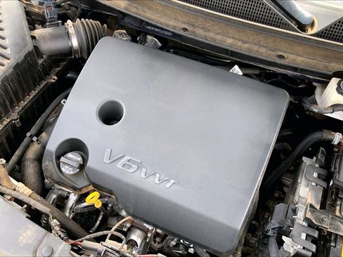 Used 2023 Chevrolet Traverse LS FWD image 35