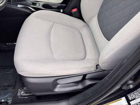 Used 2022 Toyota Corolla LE image 17