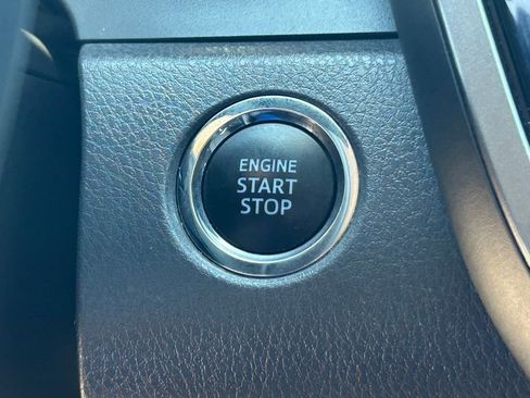 Used 2019 Toyota Camry SE w/ Convenience Package image 41