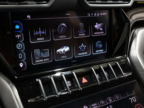 Used 2023 Lamborghini Urus S image 32