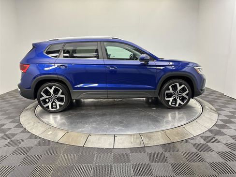 Used 2023 Volkswagen Taos SEL AWD/4WD image 17