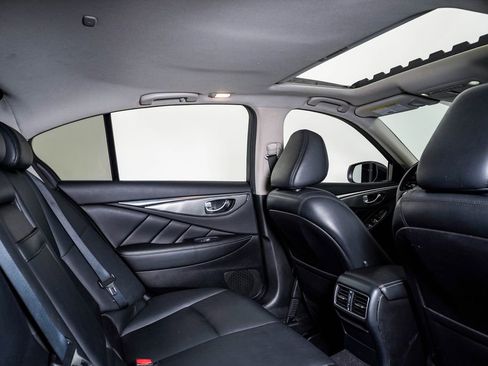 Used 2017 INFINITI Q50 Signature Edition w/ All Weather Package (L93) image 16