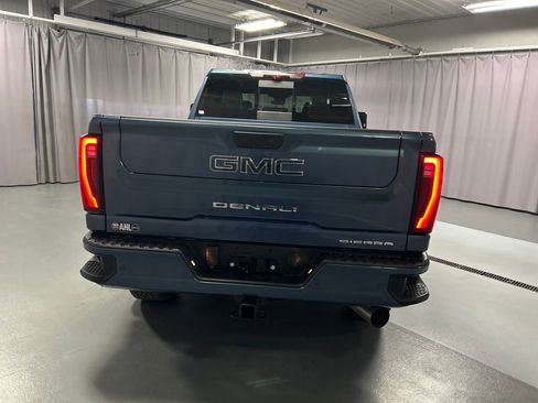 Used 2025 GMC Sierra 2500 Denali Ultimate image 6
