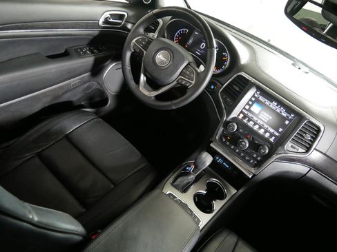 Used 2017 Jeep Grand Cherokee Summit AWD/4WD image 9