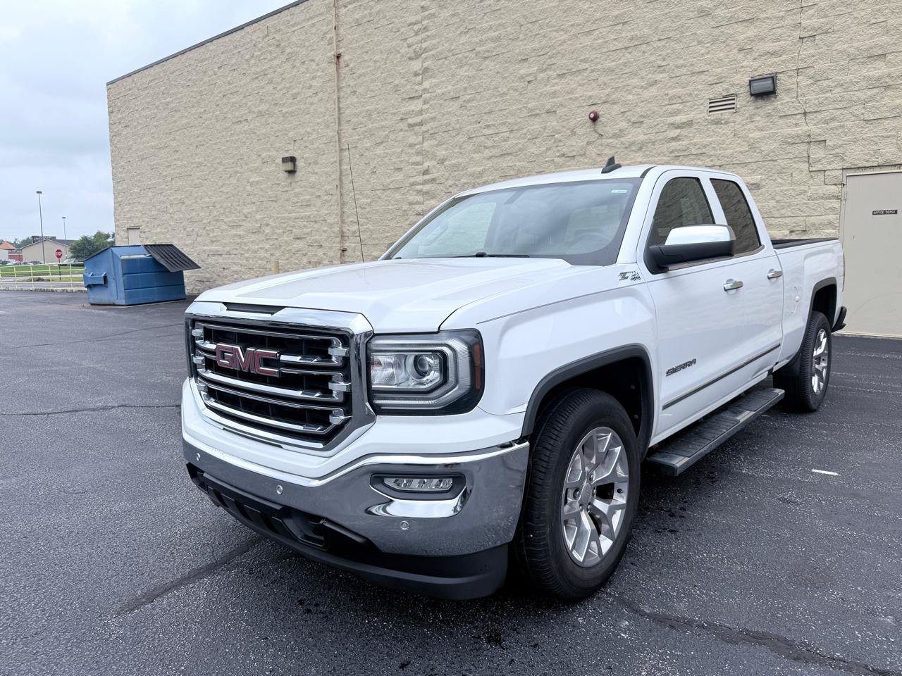 Used 2018 GMC Sierra 1500 SLT w/ SLT Premium Package AWD/4WD image 1