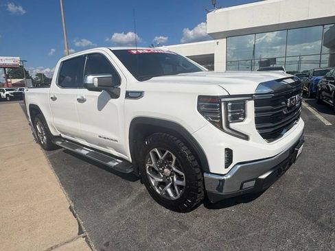 Used 2023 GMC Sierra 1500 SLT AWD/4WD image 4